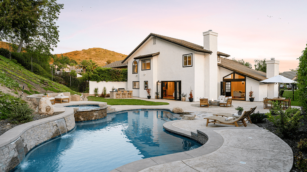 Luxury house with pool and patio